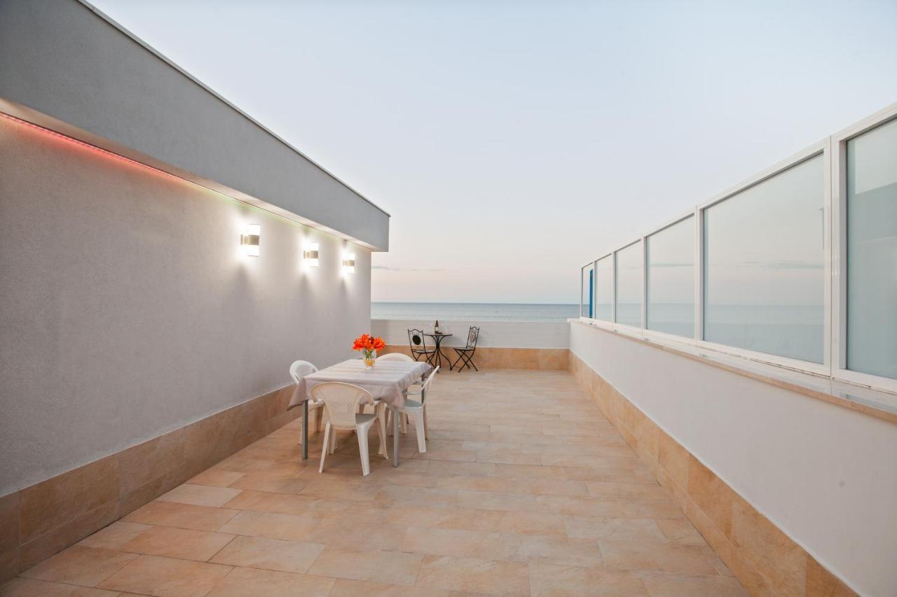 Tramonto Sul Mare Bari Apartment Near The Airport Luaran gambar
