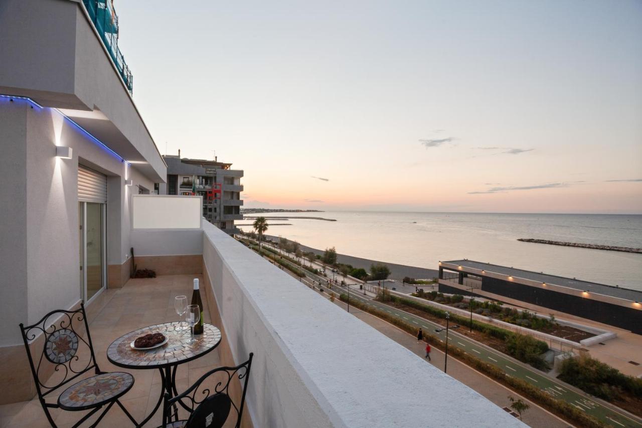 Tramonto Sul Mare Bari Apartment Near The Airport Luaran gambar